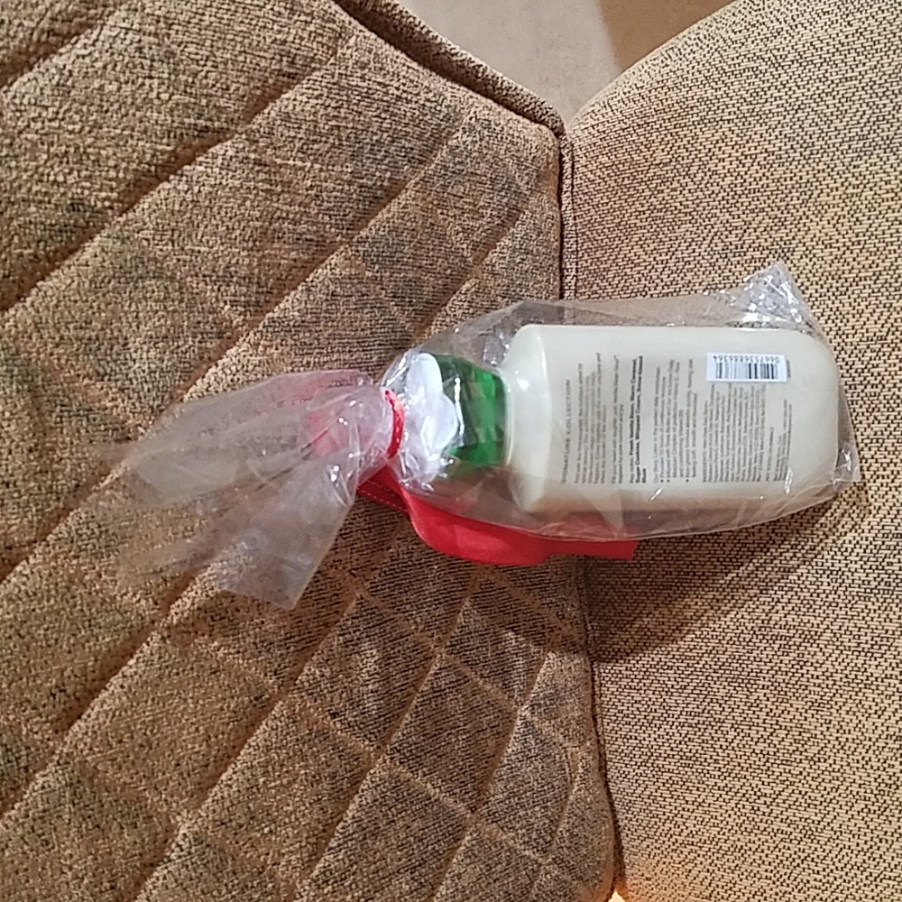 Bath & Body Works Vanilla Bean Noel Body Lotion Christmas New - Picture 2 of 2